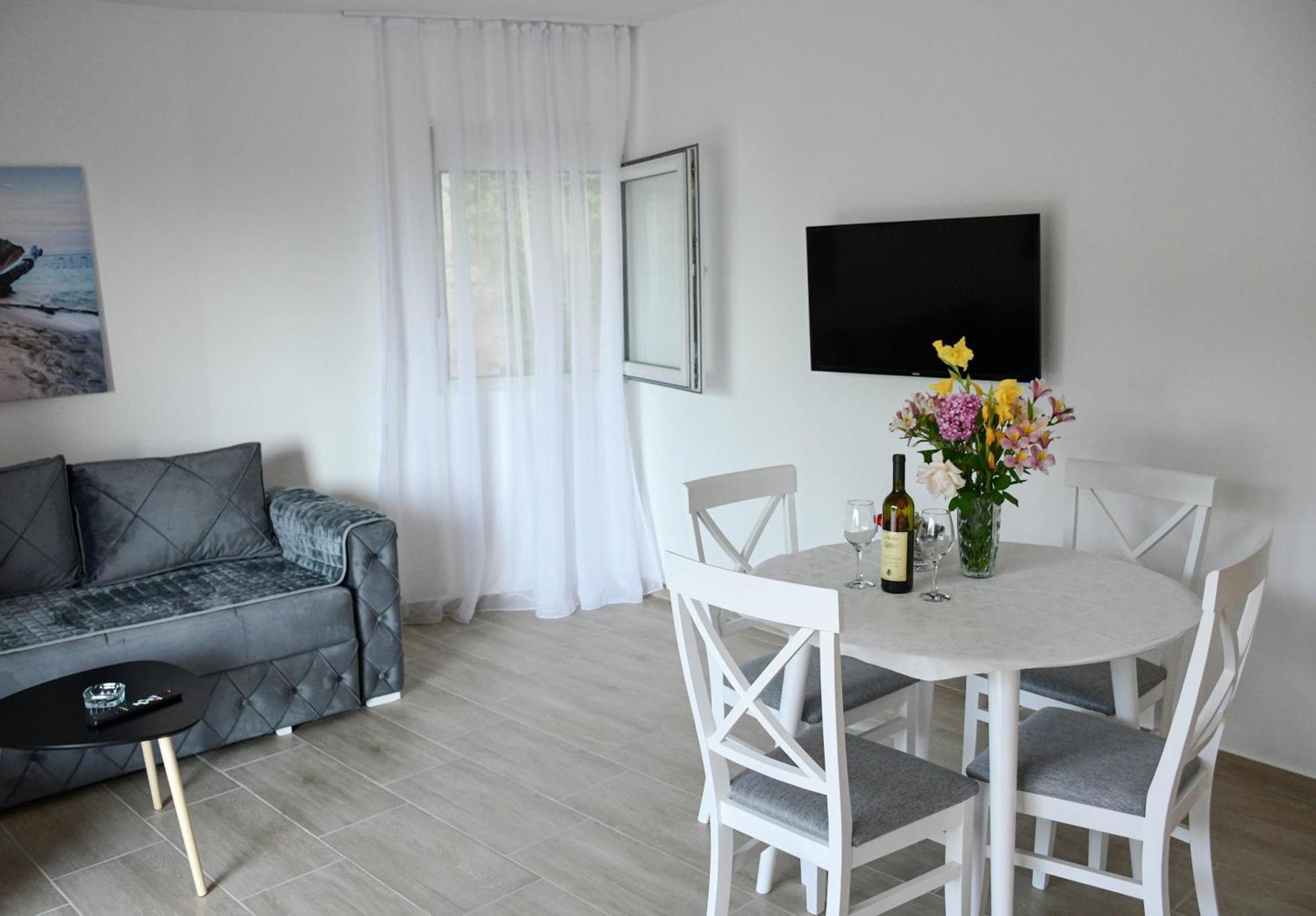 Raj Apartment Kotor Bagian luar foto