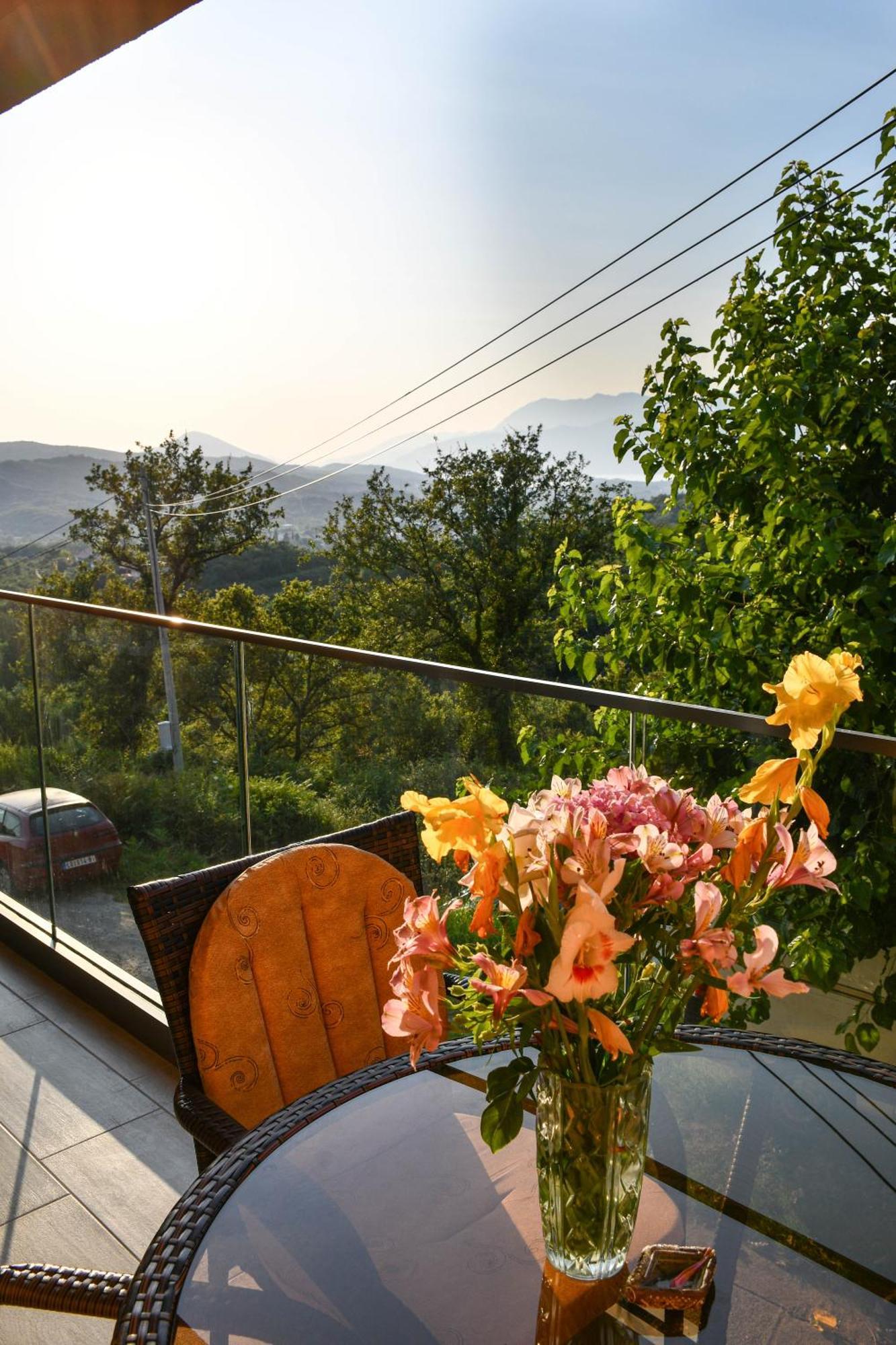 Raj Apartment Kotor Bagian luar foto