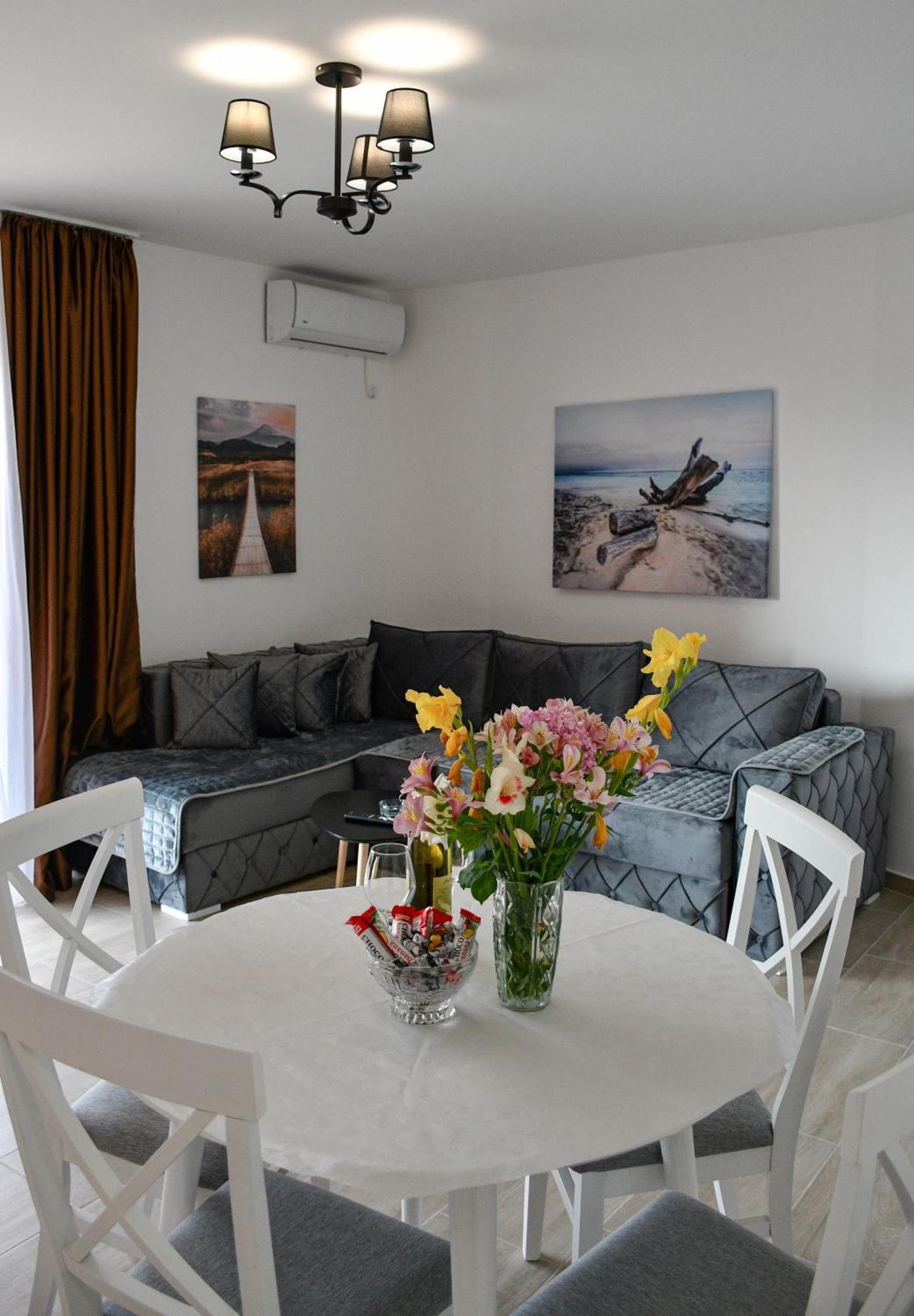Raj Apartment Kotor Bagian luar foto