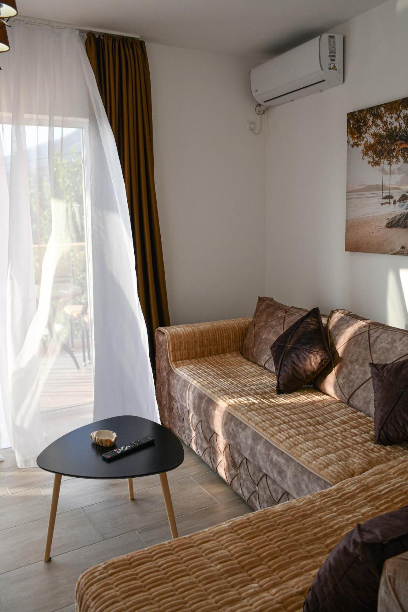 Raj Apartment Kotor Bagian luar foto
