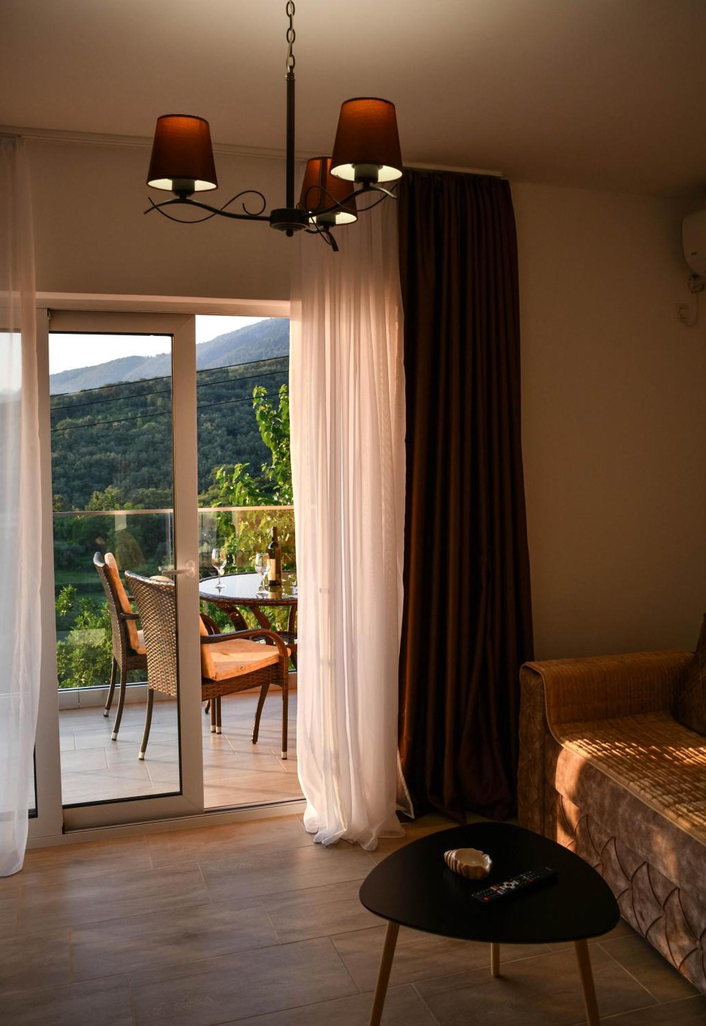 Raj Apartment Kotor Bagian luar foto