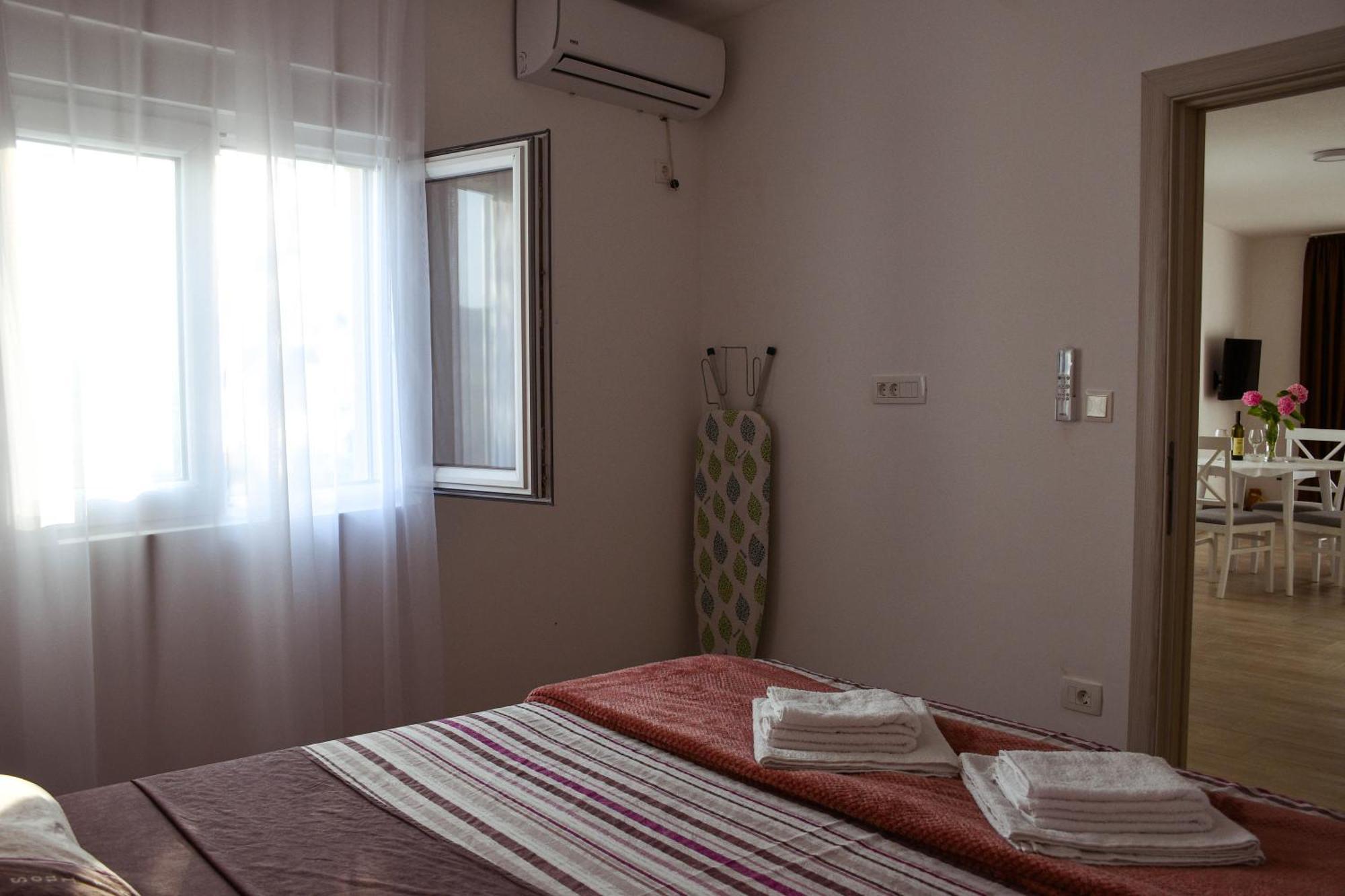 Raj Apartment Kotor Bagian luar foto