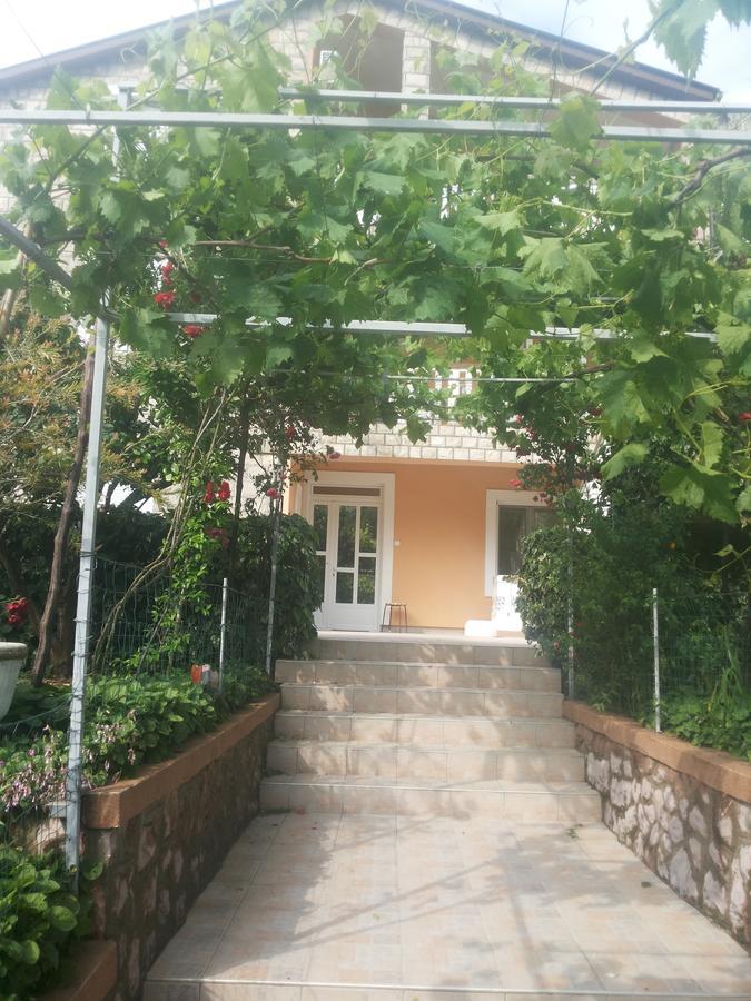 Raj Apartment Kotor Bagian luar foto