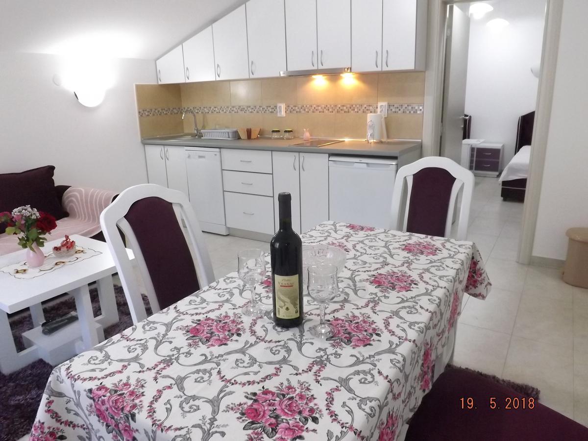 Raj Apartment Kotor Bagian luar foto