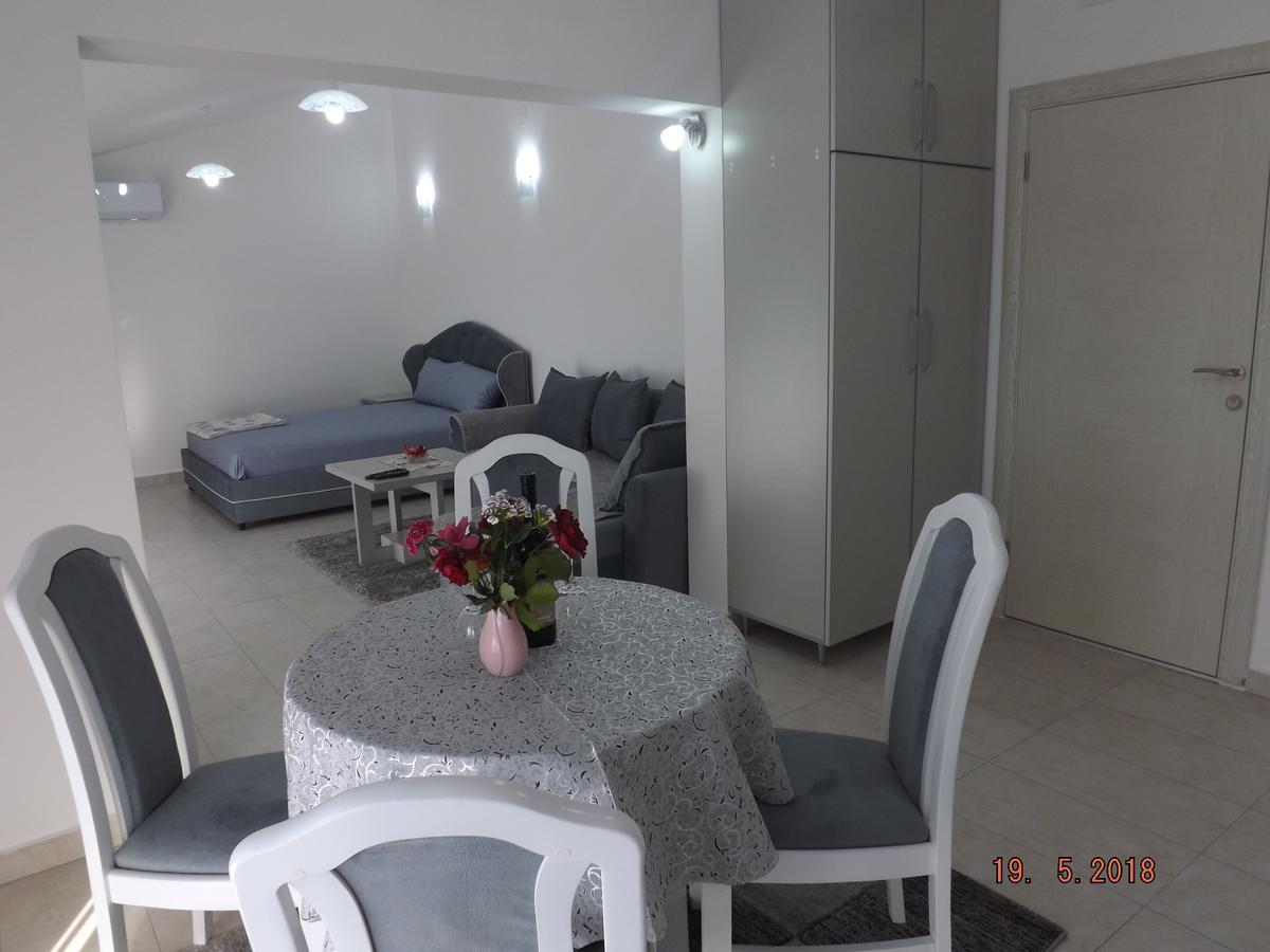 Raj Apartment Kotor Bagian luar foto